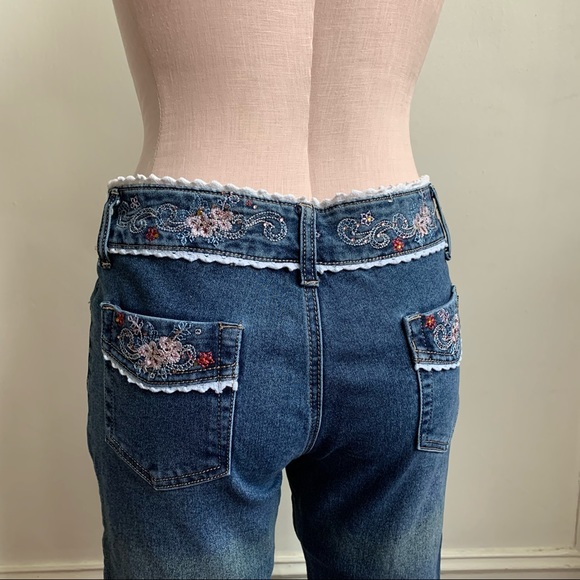 Embroidered Floral Jeans - Picture 2 of 11